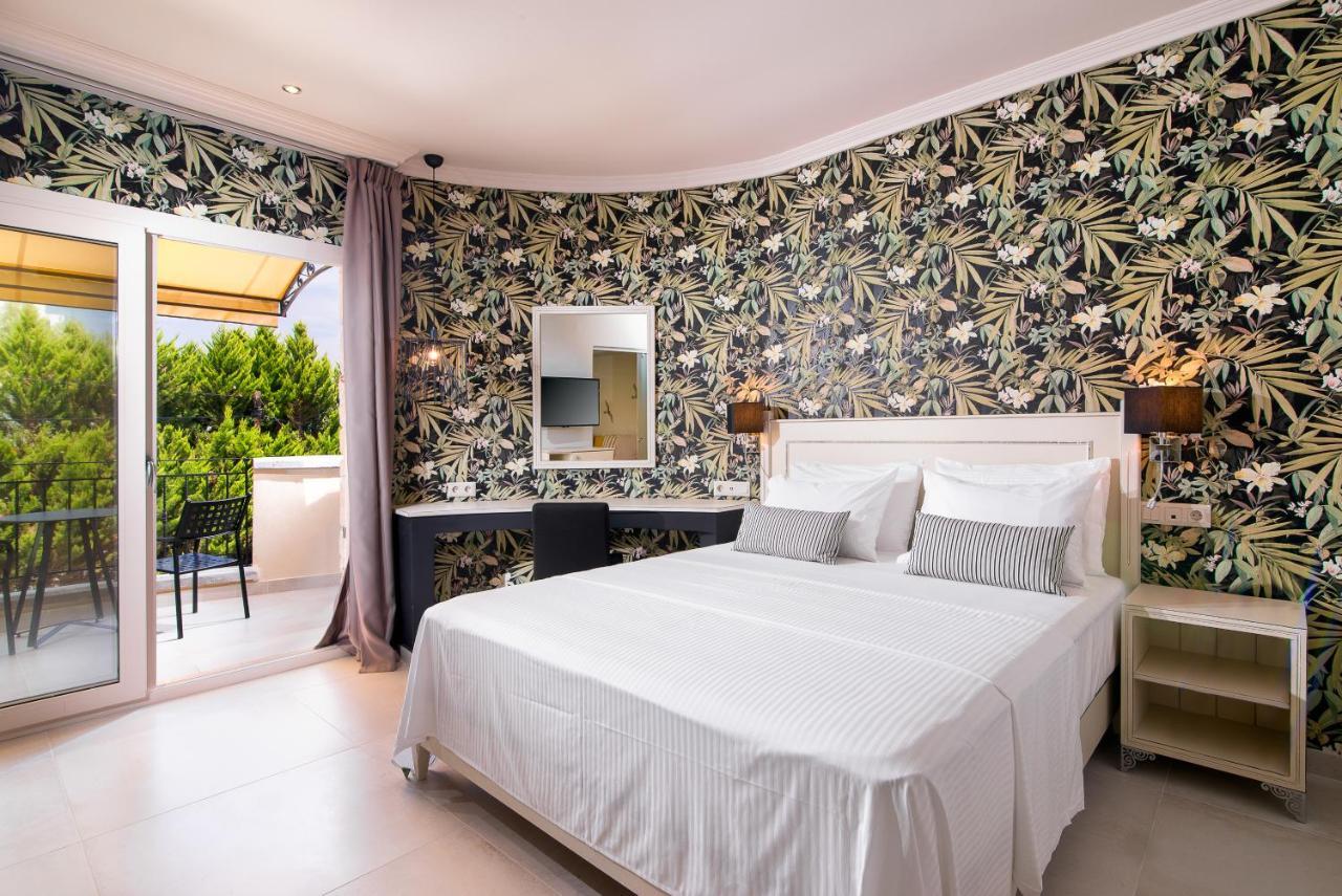 Neikos Mediterraneo Luxury Suites Hanioti Bagian luar foto
