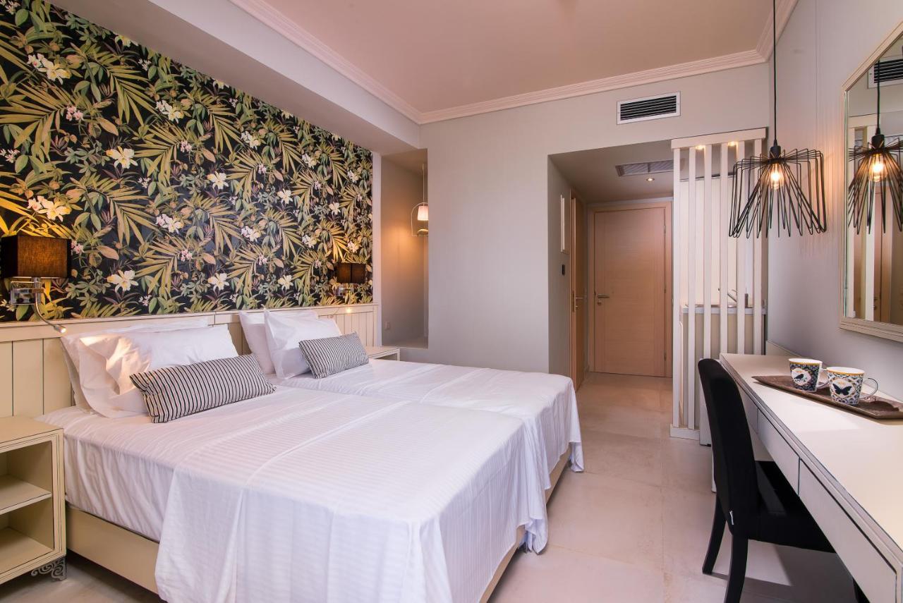 Neikos Mediterraneo Luxury Suites Hanioti Ruang foto