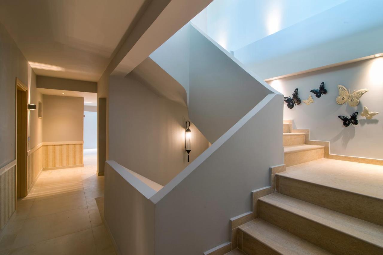 Neikos Mediterraneo Luxury Suites Hanioti Bagian luar foto