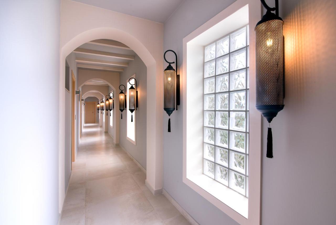 Neikos Mediterraneo Luxury Suites Hanioti Bagian luar foto