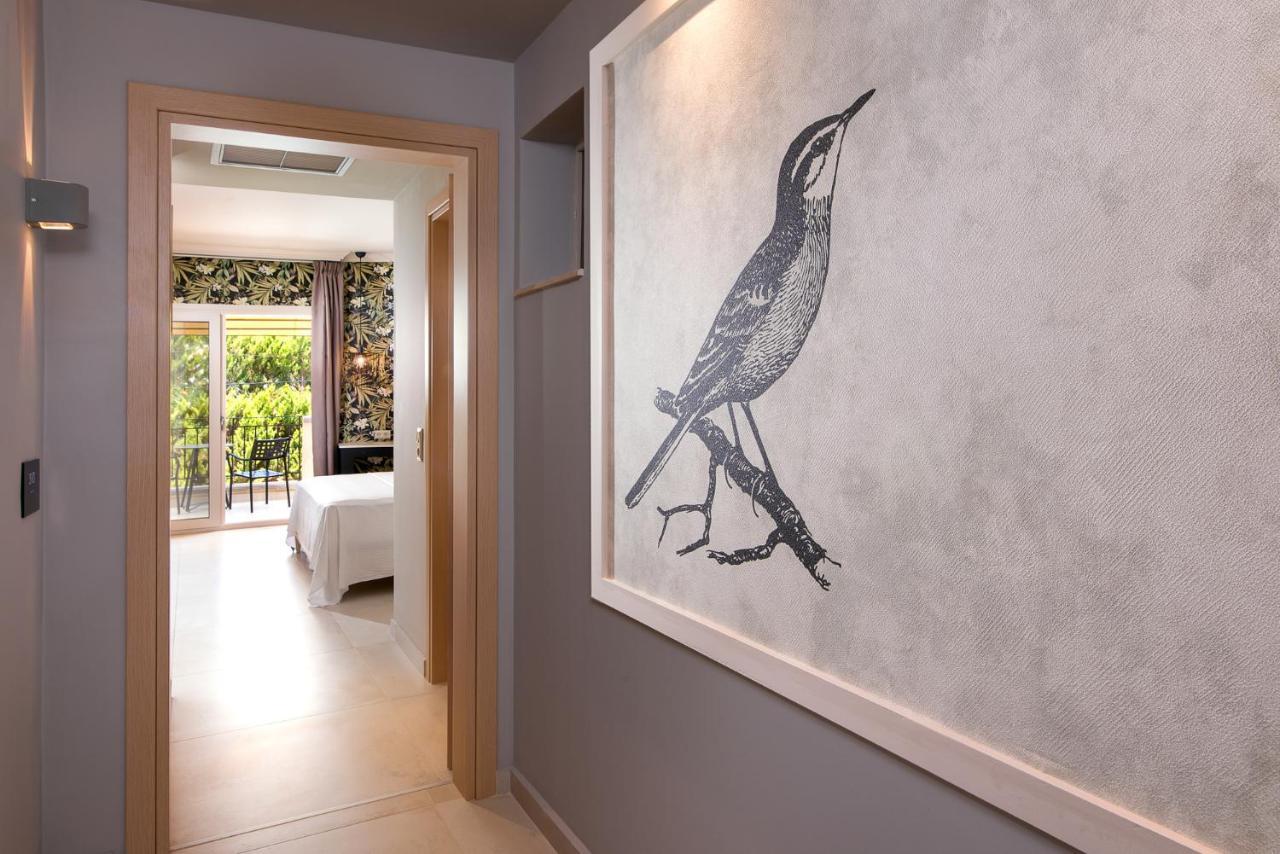 Neikos Mediterraneo Luxury Suites Hanioti Bagian luar foto