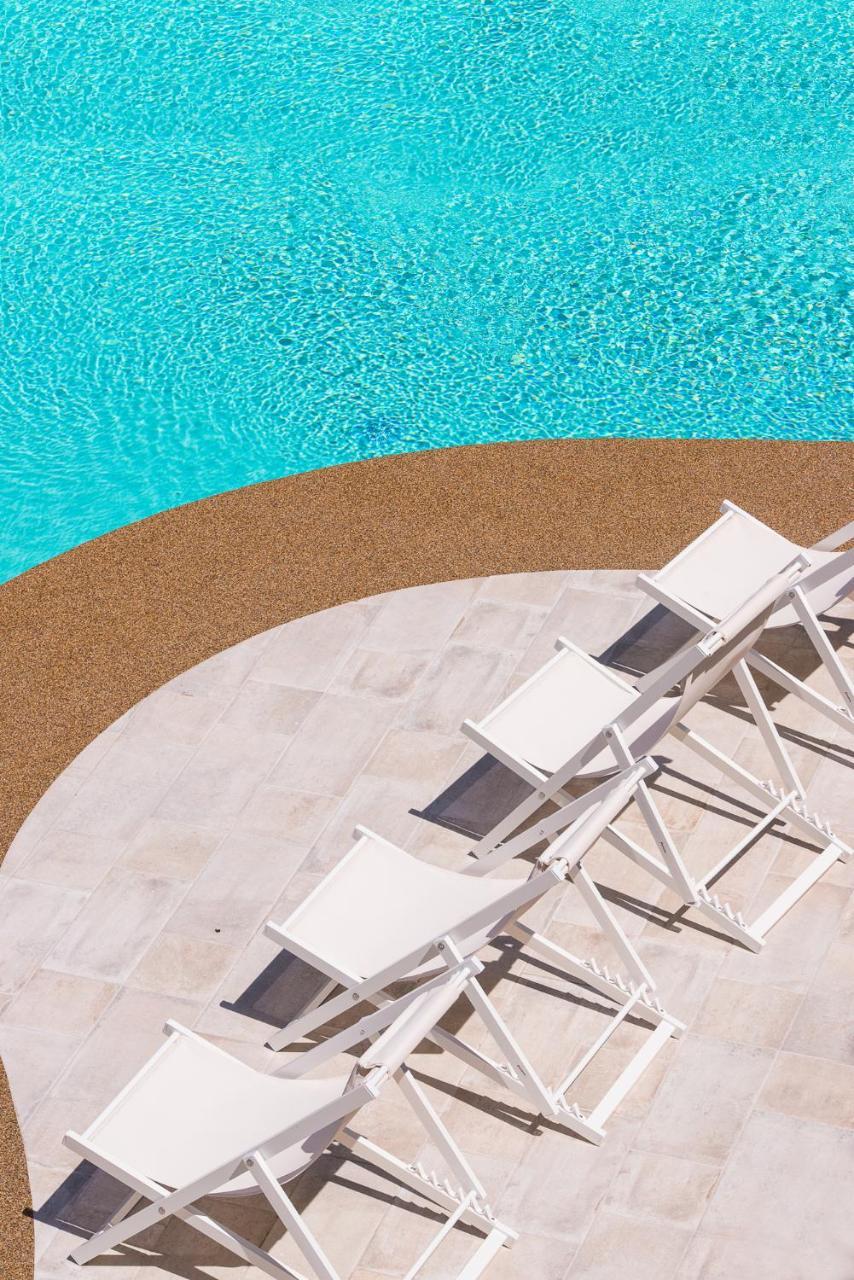 Neikos Mediterraneo Luxury Suites Hanioti Bagian luar foto