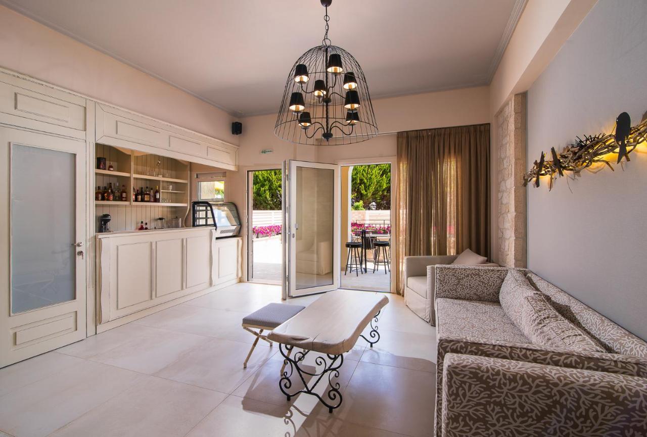 Neikos Mediterraneo Luxury Suites Hanioti Bagian luar foto