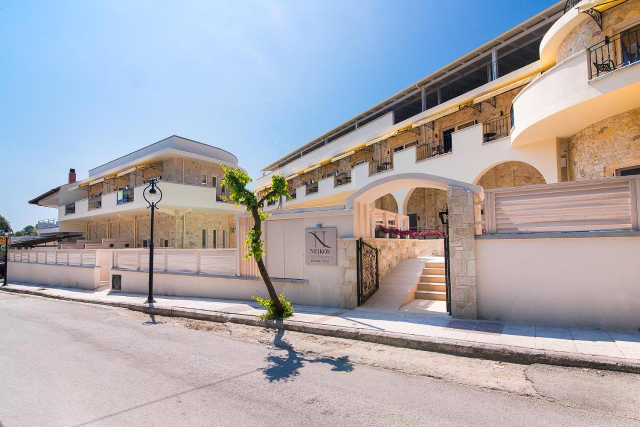 Neikos Mediterraneo Luxury Suites Hanioti Bagian luar foto